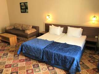 Отель Hotel La Roka Стара-Загора Двухместный номер Делюкс с 1 кроватью или 2 отдельными кроватями-2